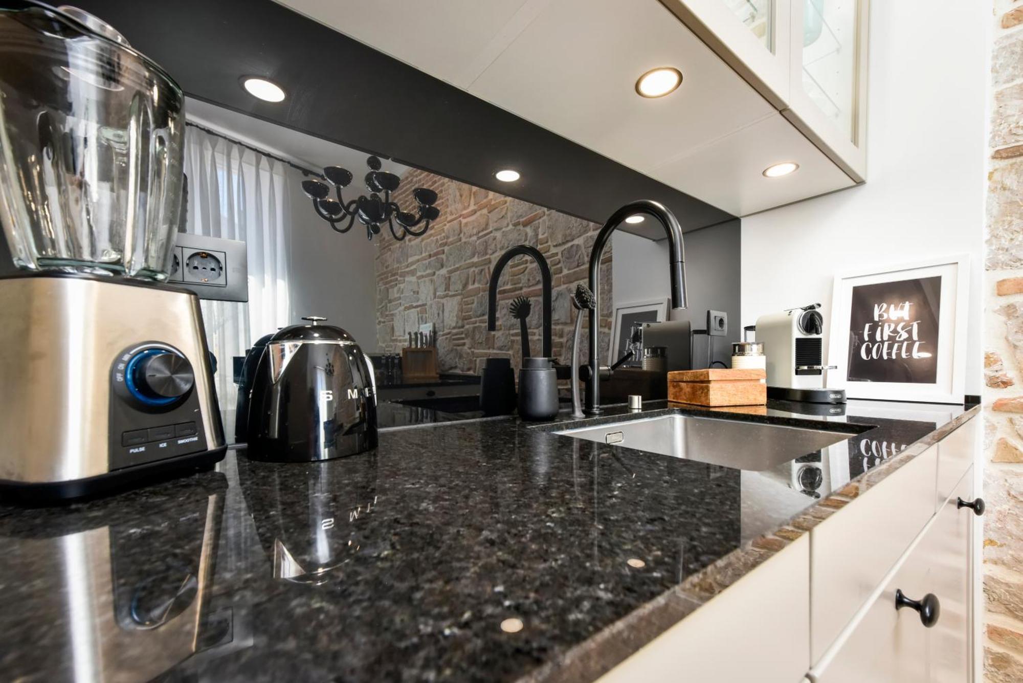 Luxury Apartment Sunce روفينج المظهر الخارجي الصورة